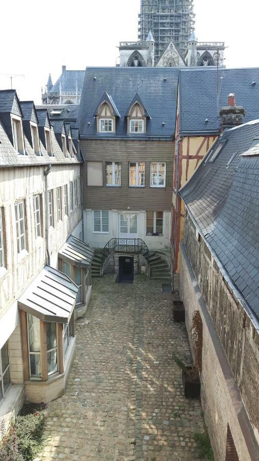Centre Historique L'Authentique Saint Nicolas Ou Le Bourdon De La Cathedrale Rouen Luaran gambar